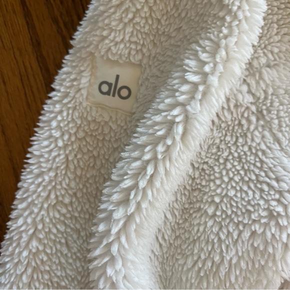 ALO Yoga Foxy Sherpa jacket coat ivory cream women’s size XS - Picture 13 of 13